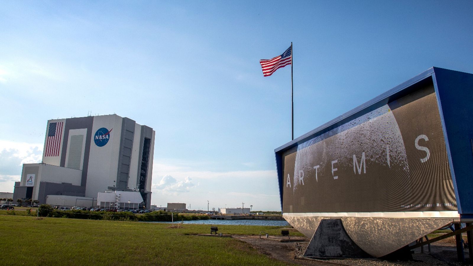 La NASA identifica trece posibles regiones para un futuro alunizaje humano