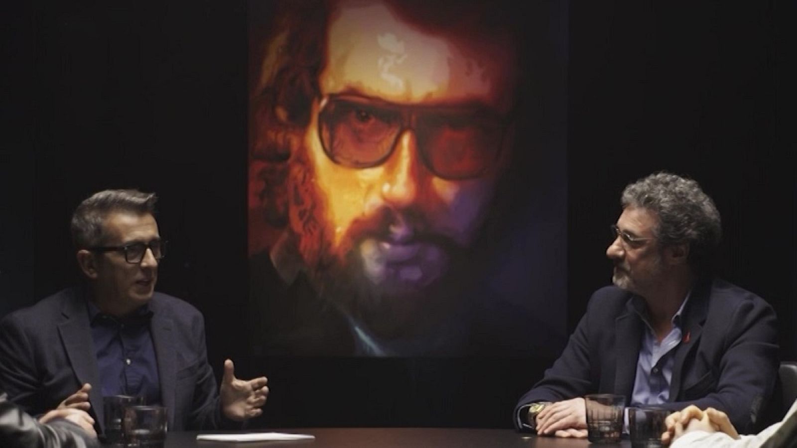 Andreu Buenafuente i Gerard Jofra amb la pintura d'Eugenio de fons