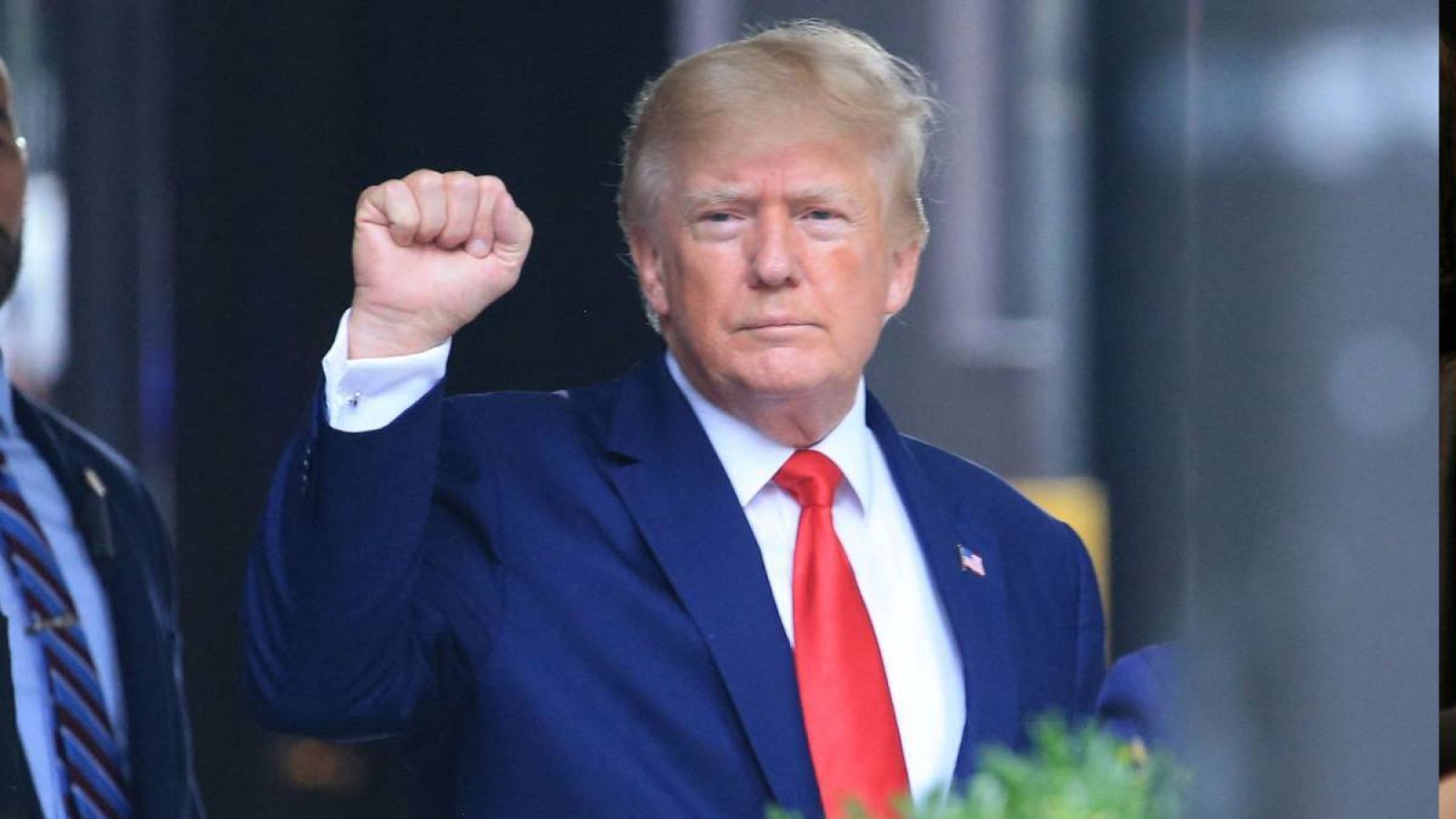 La fiscalía de EE.UU. pide mantener en secreto el texto que motivó registro a Trump