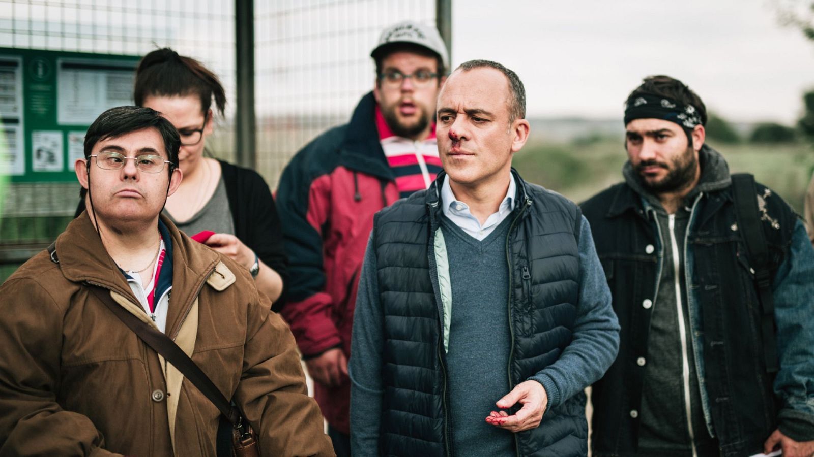 Parte del reparto de 'Campeones' con Javier Gutiérrez