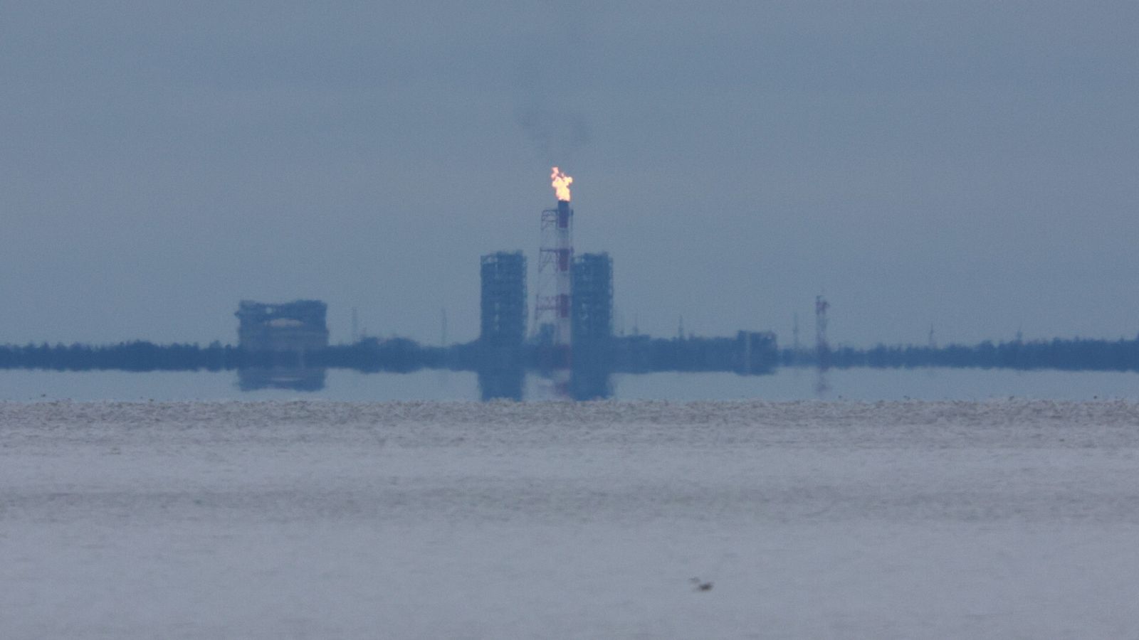 Rusia quema gas en la bahía de Portovaya
