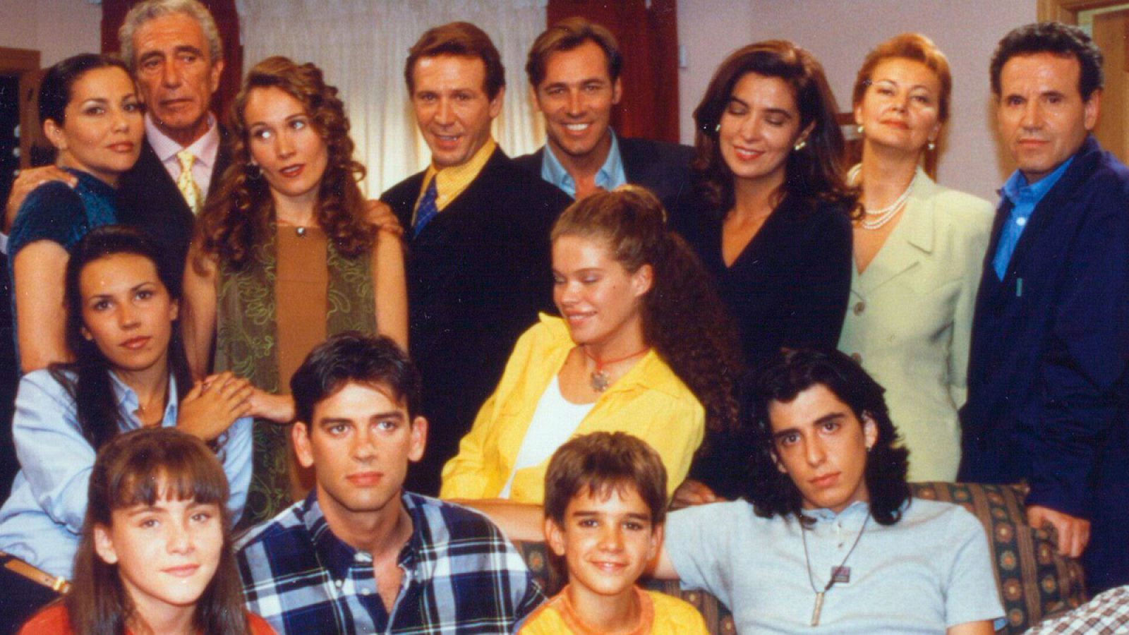 Algunos de los protagonistas de la serie 'Calle nueva'.