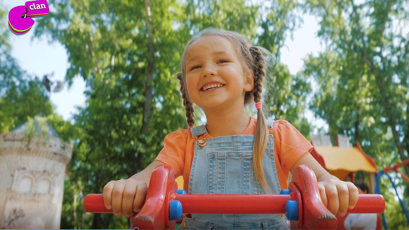 Alegría con un nuevo curso en Clan