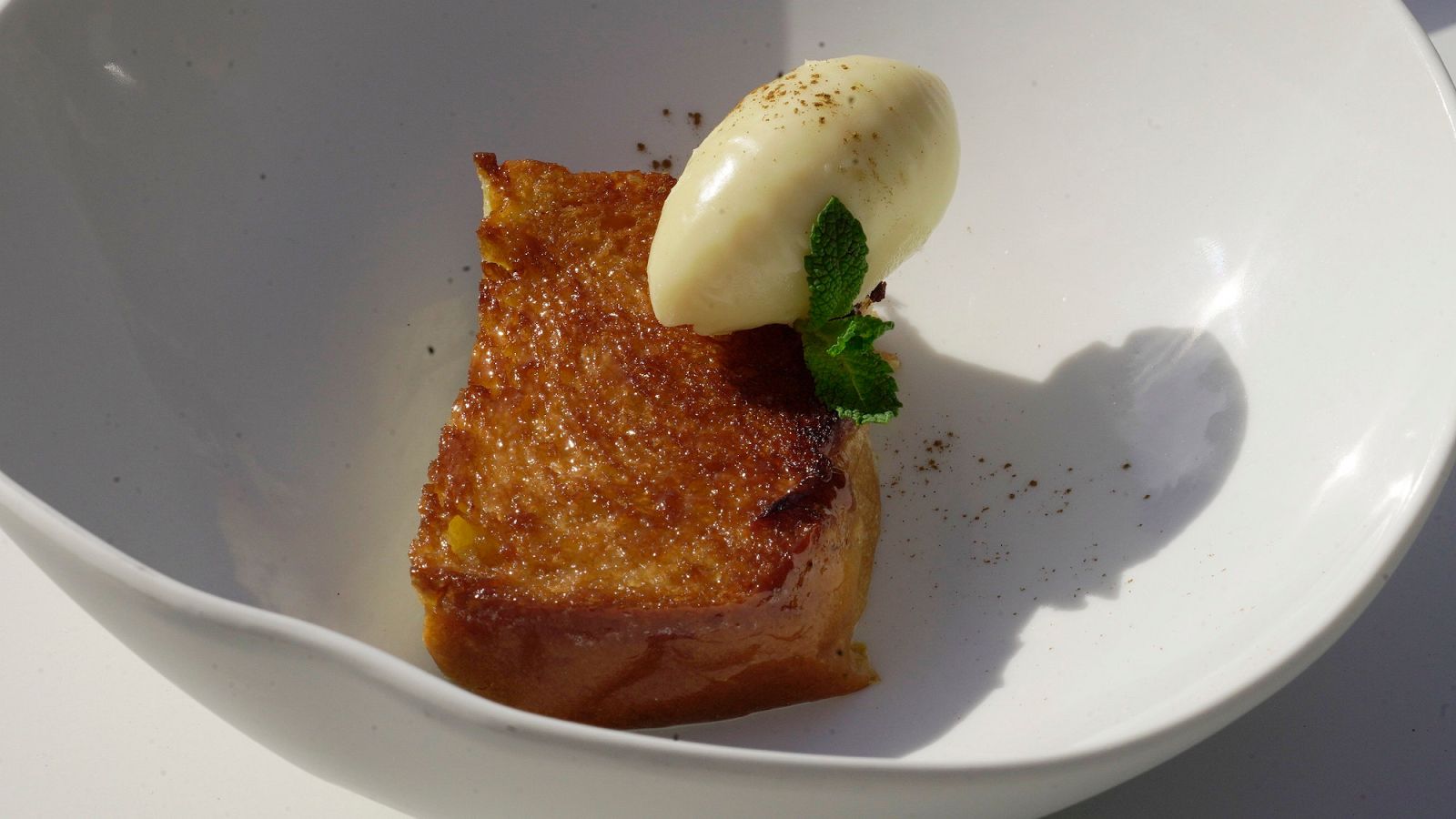 Receta de torrija con helado de leche de oveja segoviana