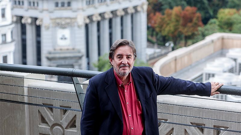 El duelo en verso de Luis García Montero: "Busco en la poesía un nuevo sentido a la vida"