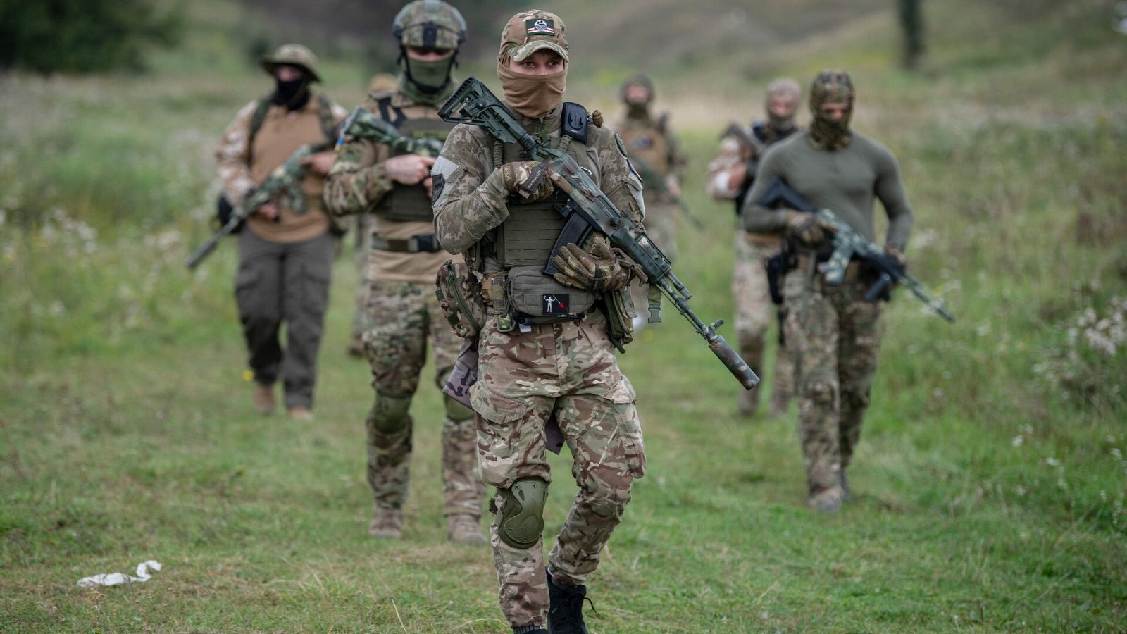 Soldados voluntarios durante la guerra de Ucrania