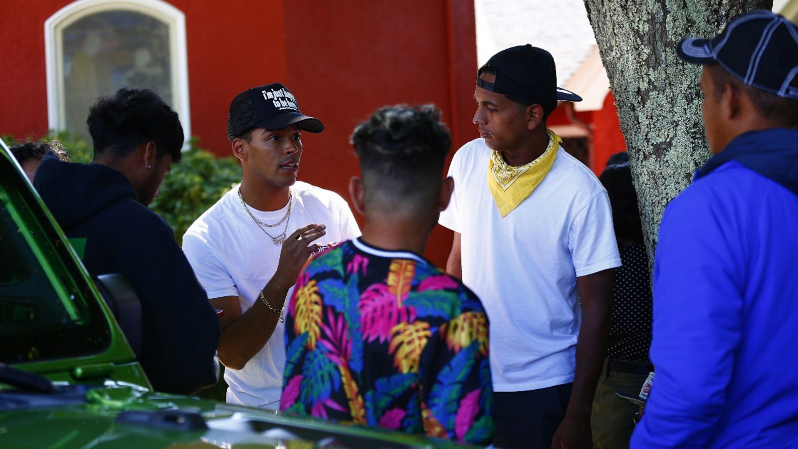 Biden acusa a los gobernadores republicanos de Florida y Texas de "jugar a la política" con los migrantes