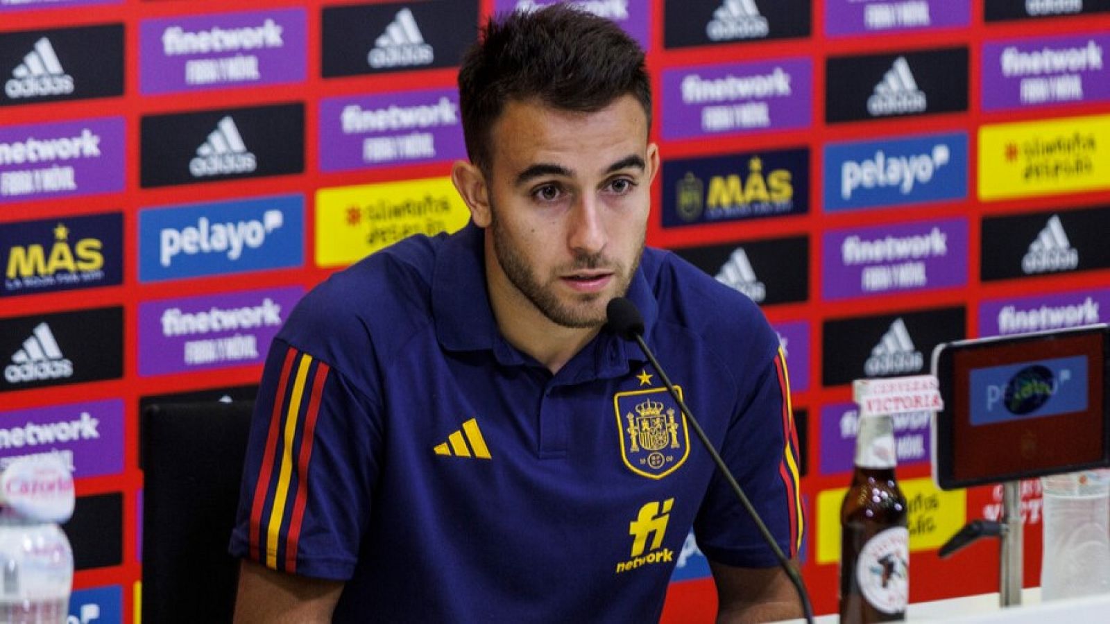 Eric Garca: "Voy a devolver la confianza a Luis Enrique en el campo, seguro que no ha sido fcil para l"