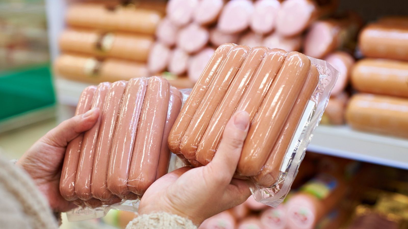 Sanidad retira varios lotes de salchichas por la posible presencia de listeria
