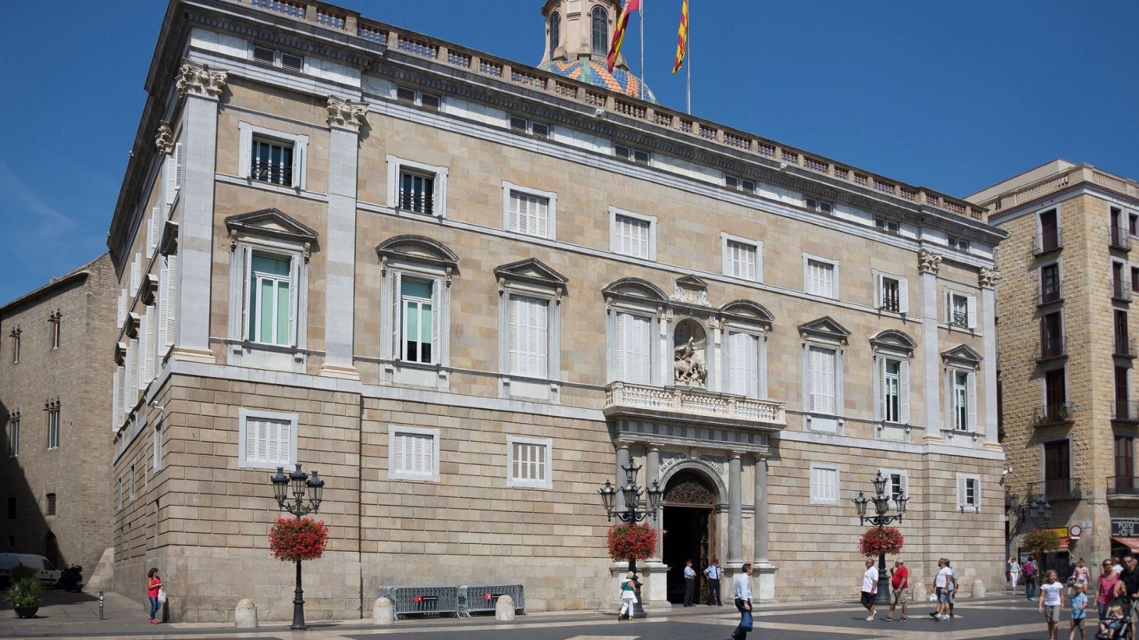 El Palau de la Generalitat de Catalunya, a la plaça de Sant Jaume de Barcelona, és la seu del govern català des del 1396