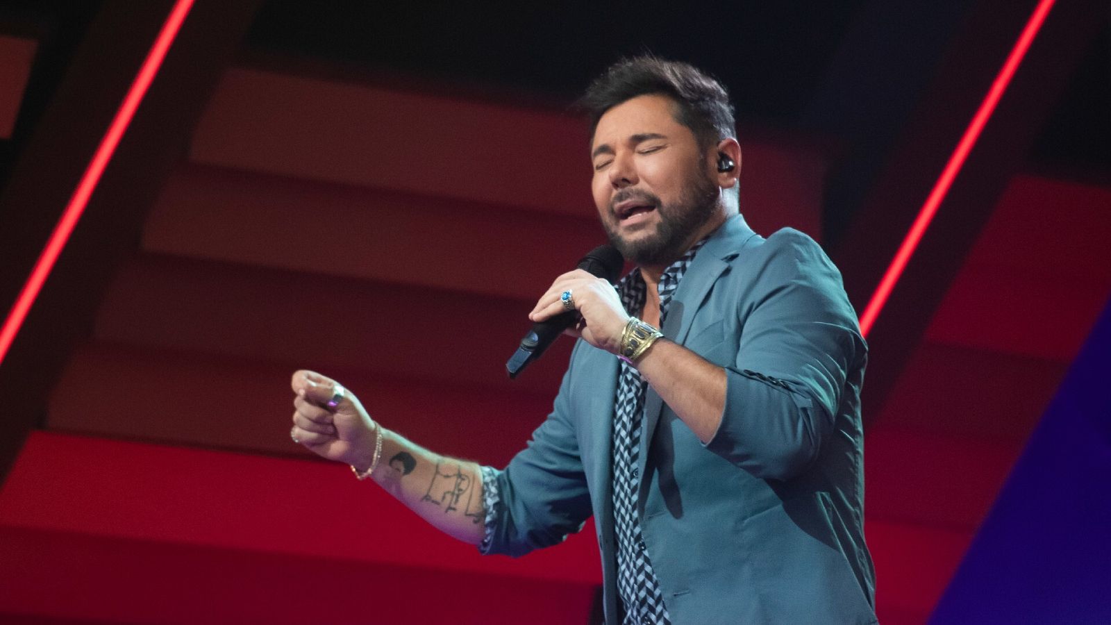 Miguel Poveda es uno de los artistas de Dúos increíbles