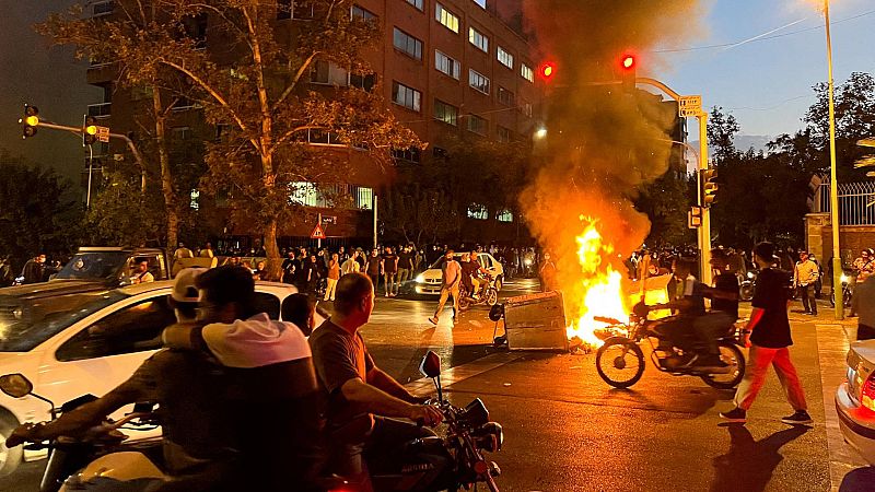 Al menos 28 periodistas han sido detenidos en Irán desde que estallaron las protestas por la muerte de Amini