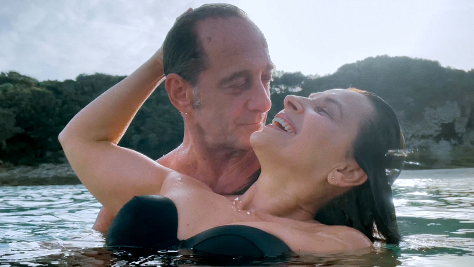 Vincent Lindon y Juliette Binoche en 'Fuego'.