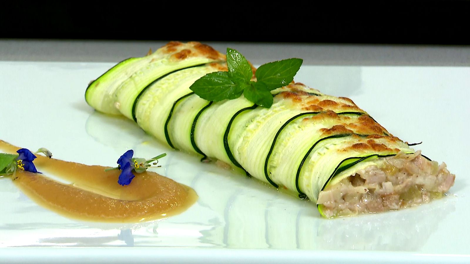 Receta de canelón de pollo asado y calabacín de Sergio Fernández