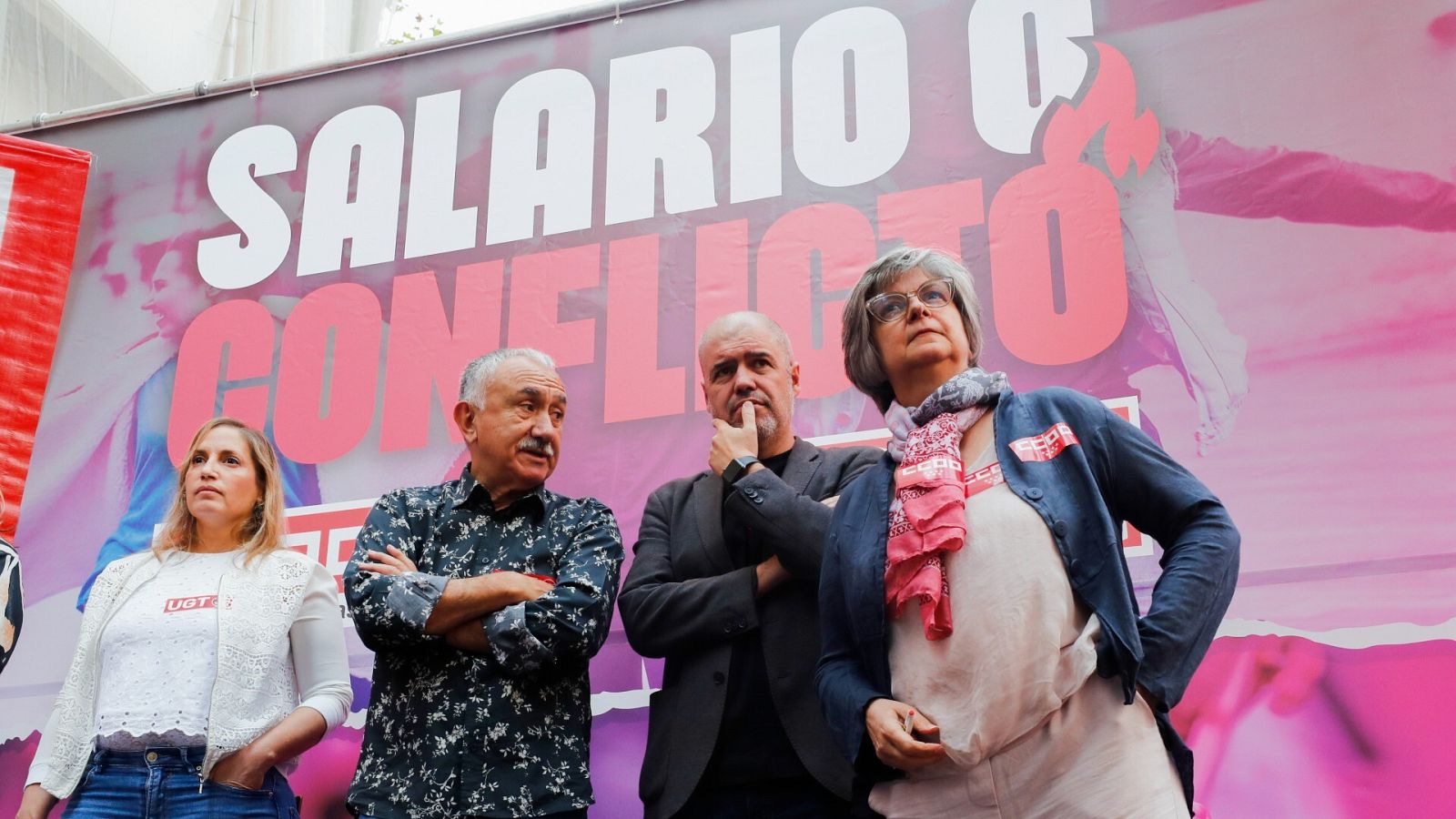 Concentración de CC.OO. y UGT ante las sedes de la CEOE para exigir "justicia salarial"