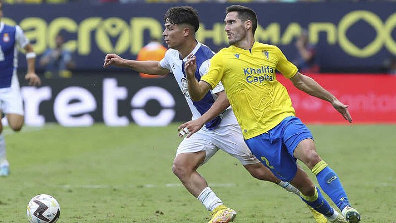 Cádiz y Espanyol empatan a dos en un duelo repleto de alternativas