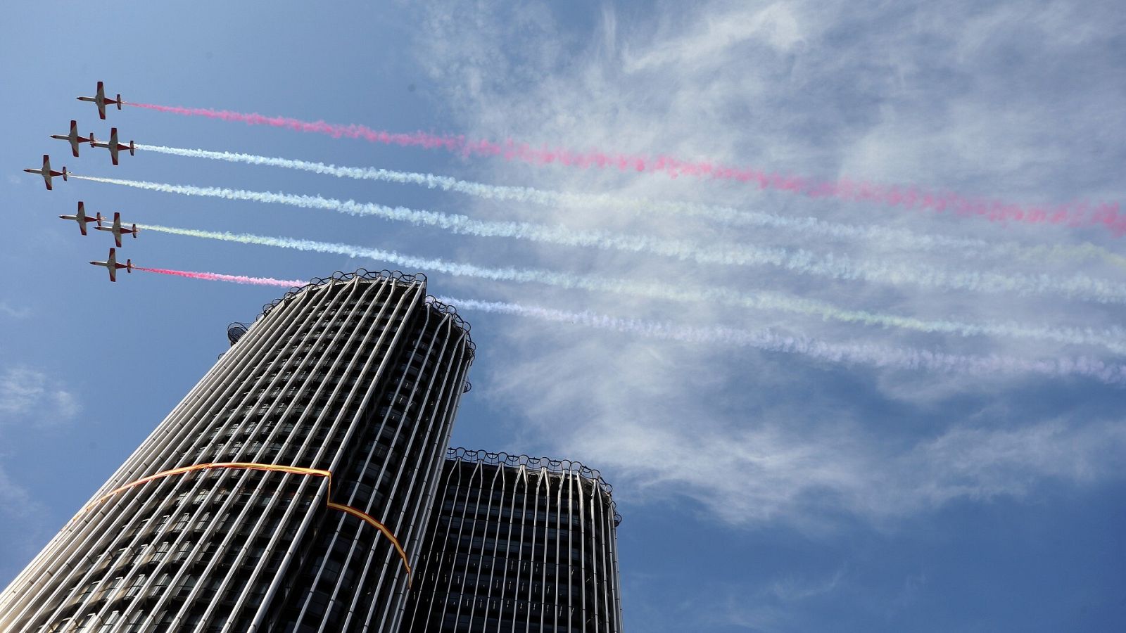 Aviones militares que participan en el desfile de la Fiesta Nacional