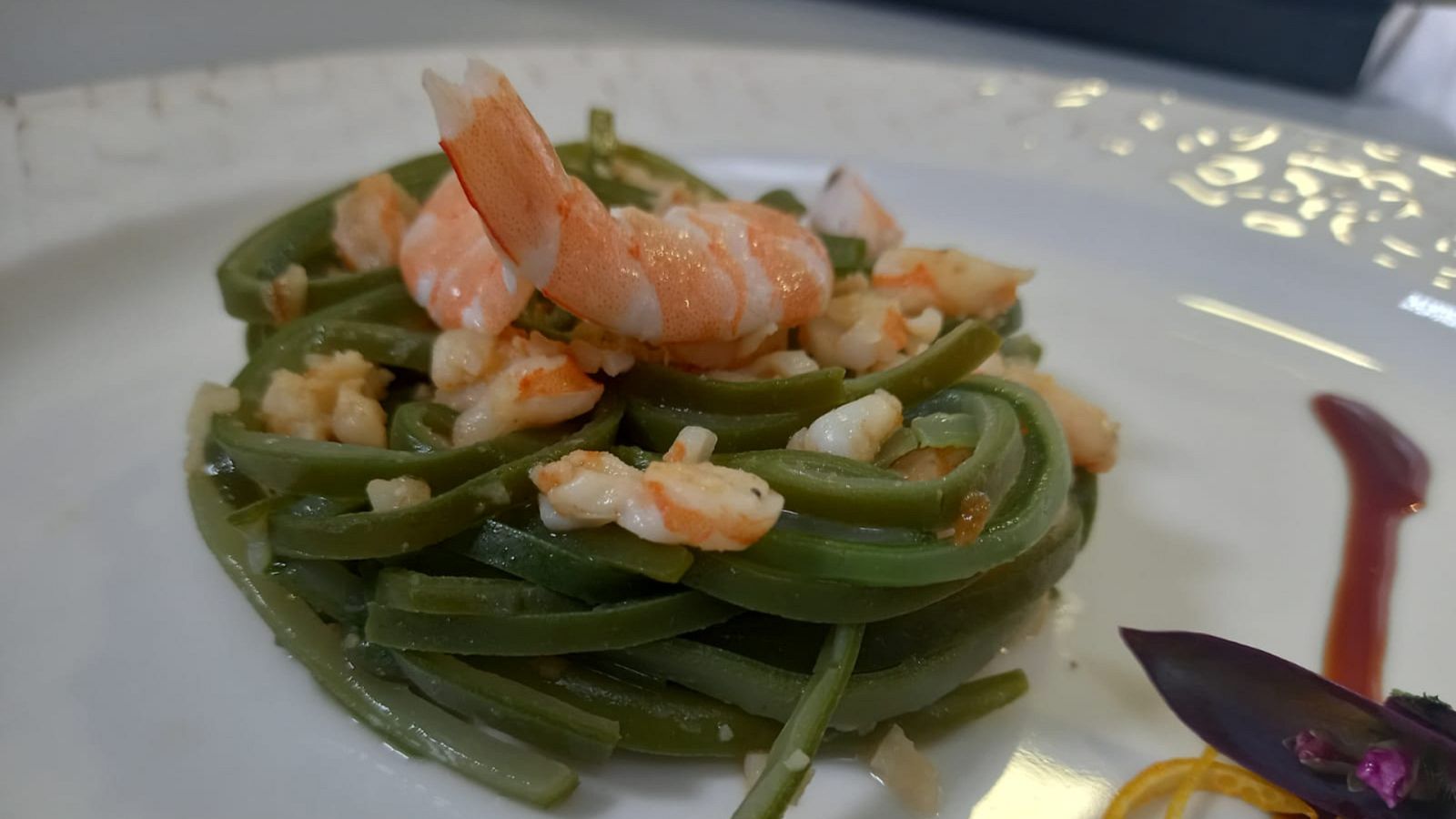 Tallarines de judías verdes y marisco