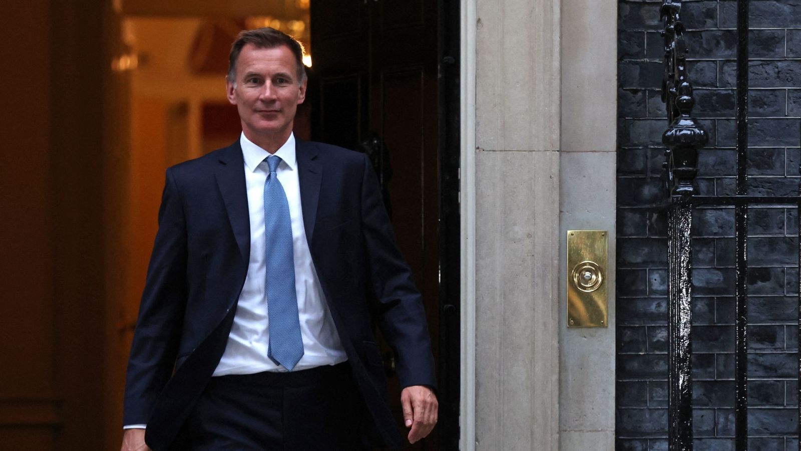 El ministro de finanzas británico Jeremy Hunt, en el número 10 de Downing Street