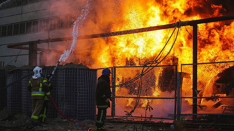Rusia golpea las infraestructuras energéticas ucranianas y deja a más de 1.000 localidades sin luz