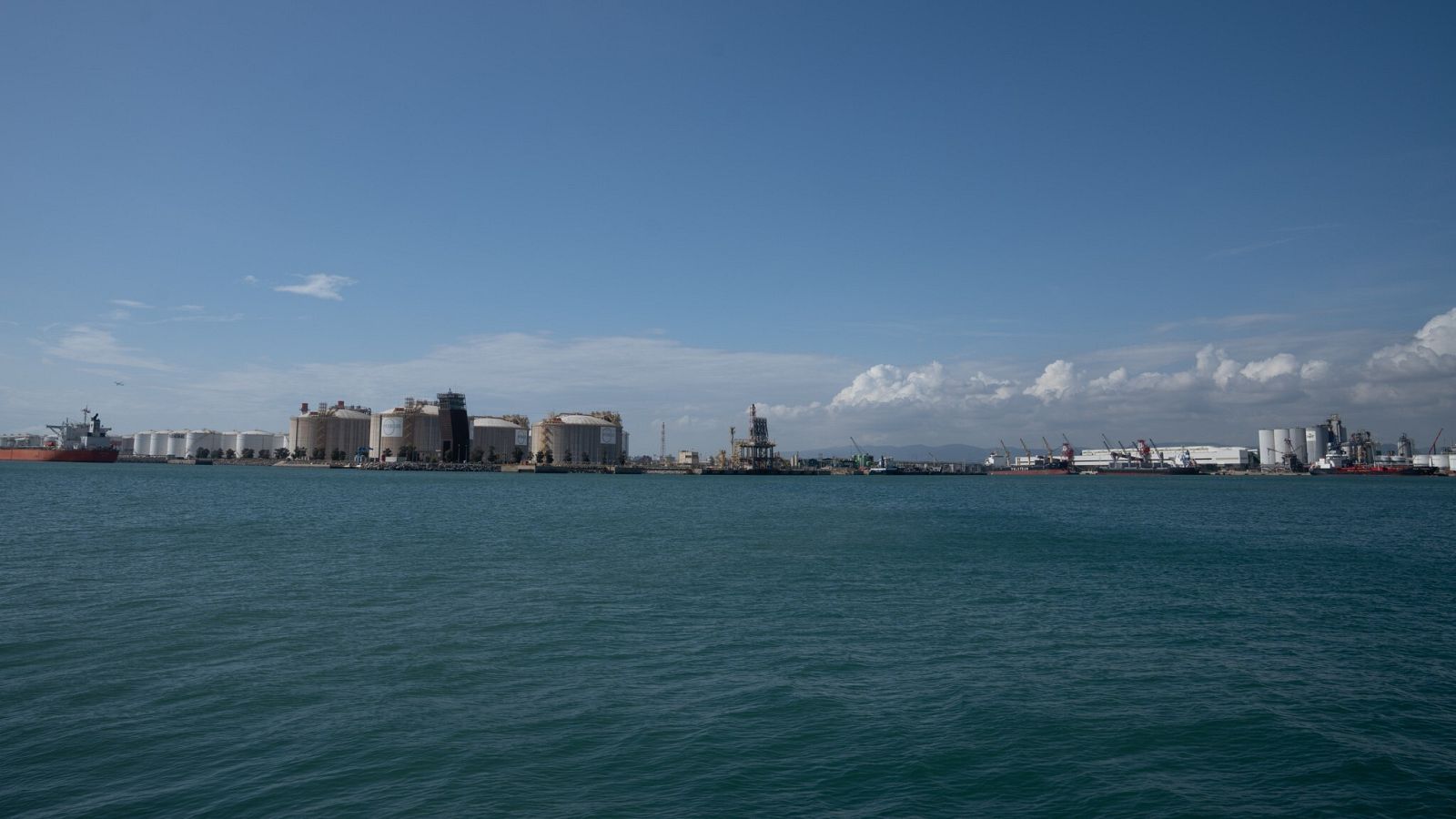 Puerto de Barcelona, desde donde saldría el nuevo conducto BarMar