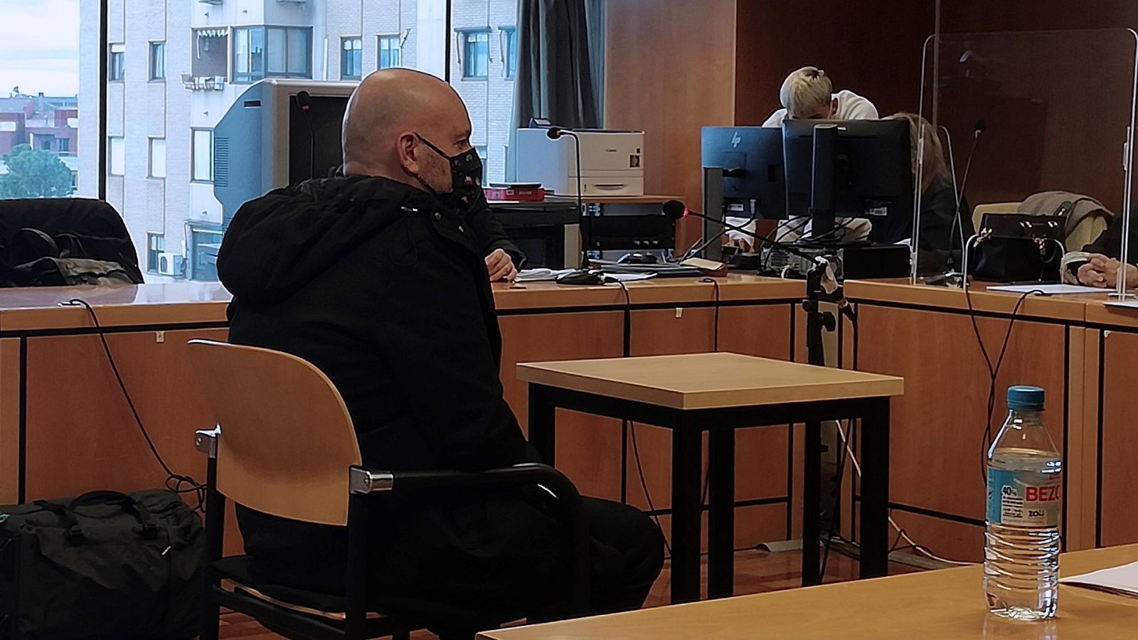 El escultor Enrique Tenreiro durante el juicio