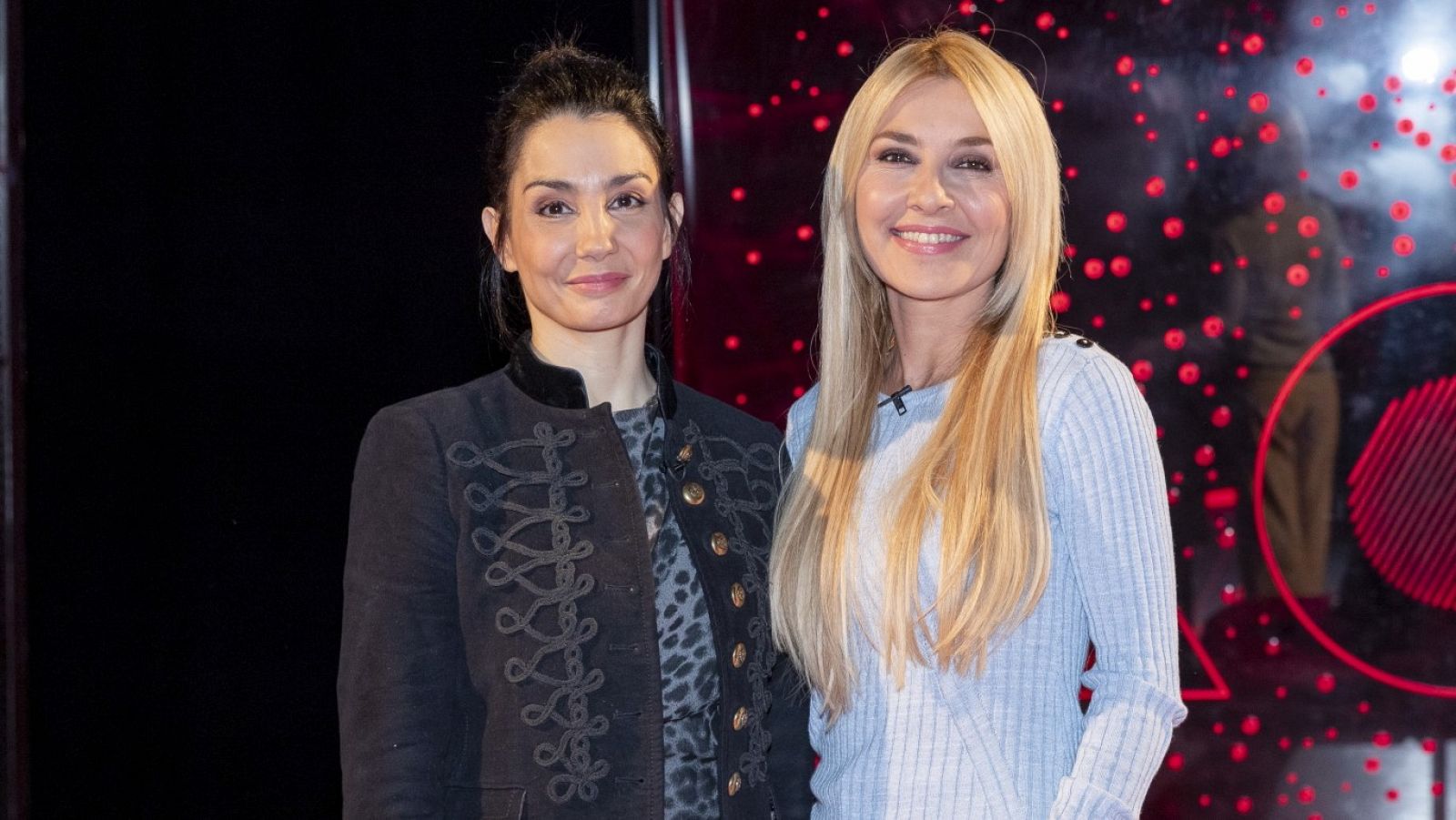 Atención Obras - Tamara Rojo y Cayetana Guillén Cuervo