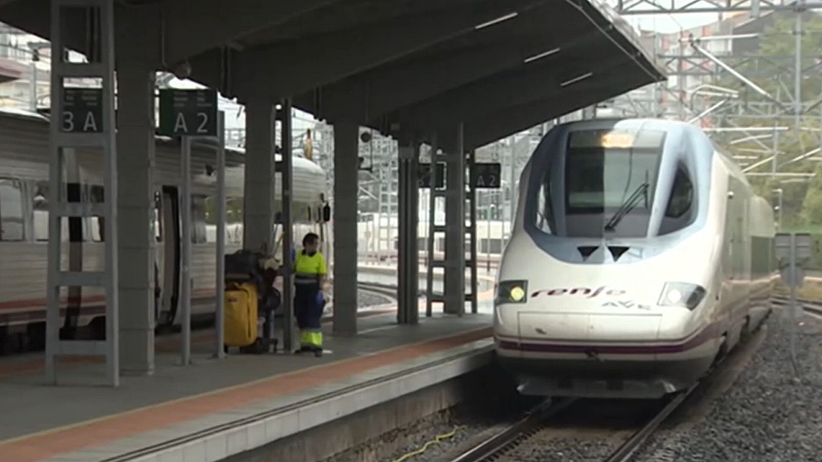 El Defensor del Pueblo abre una investigación por si la expulsión de 22 niños de un tren violó los derechos de los menores