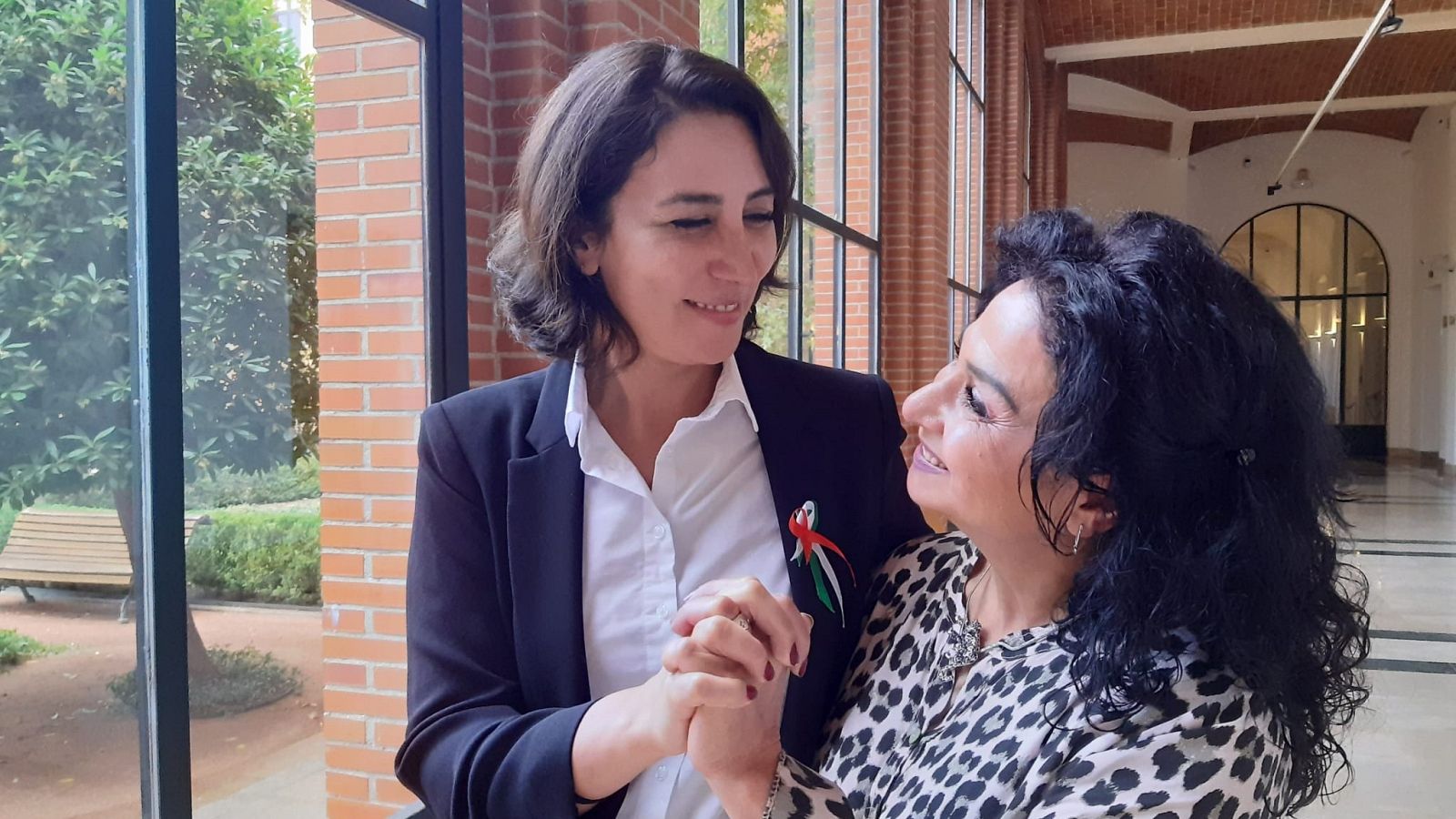Las iraníes Sahim Hoseini y Nilufar Saberi durante la entrevista con Objetivo Igualdad