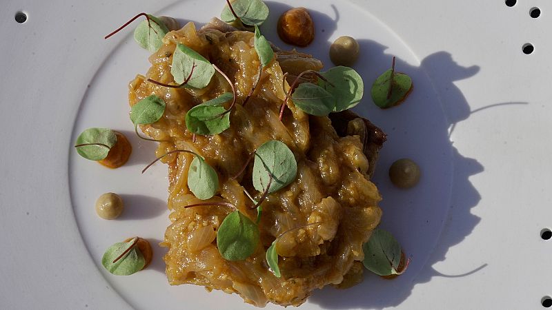Receta de atn encebollado y pur de apionabo