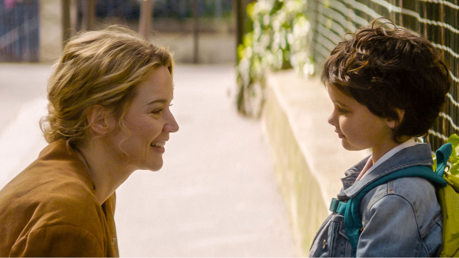 Virginie Efira encarna a una profesora que desea ser madre