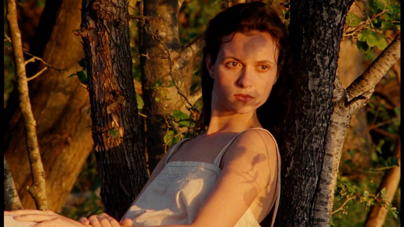 Juliette Jouan es una joven que enfrenta el rechazo de la comunidad