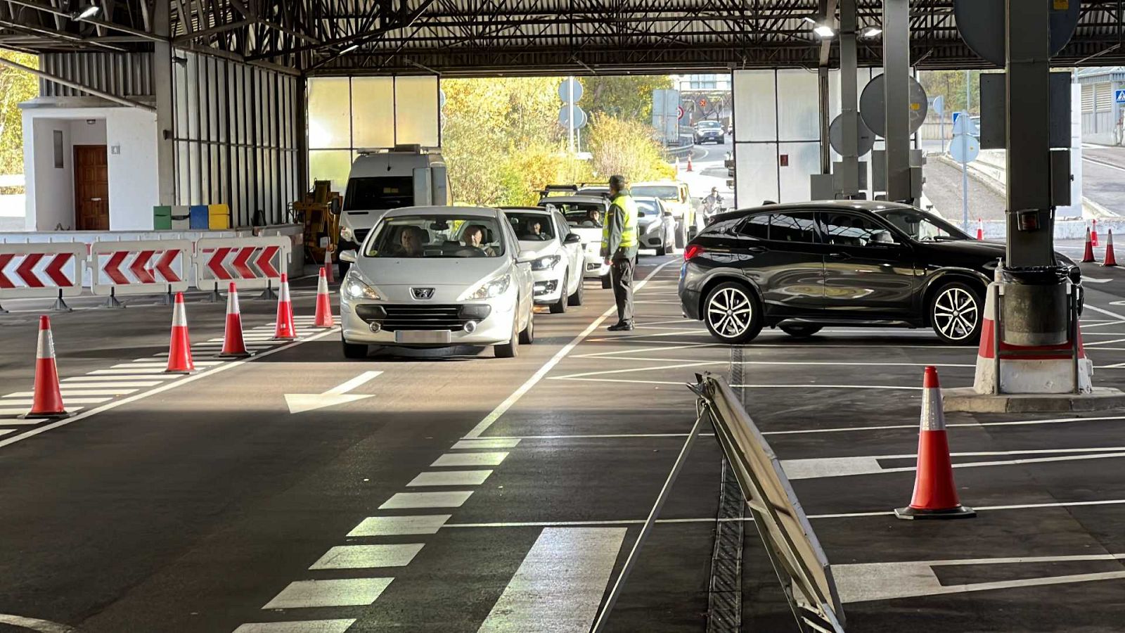 Interior del recinte duaner de la Farga de Moles (Alt Urgell)