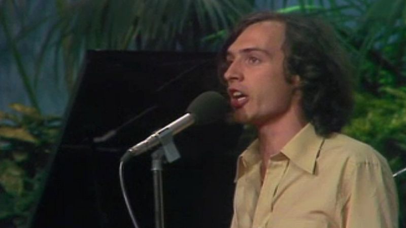 Joan Isaac, en directe des del Teatre Romea, ara fa 45 anys