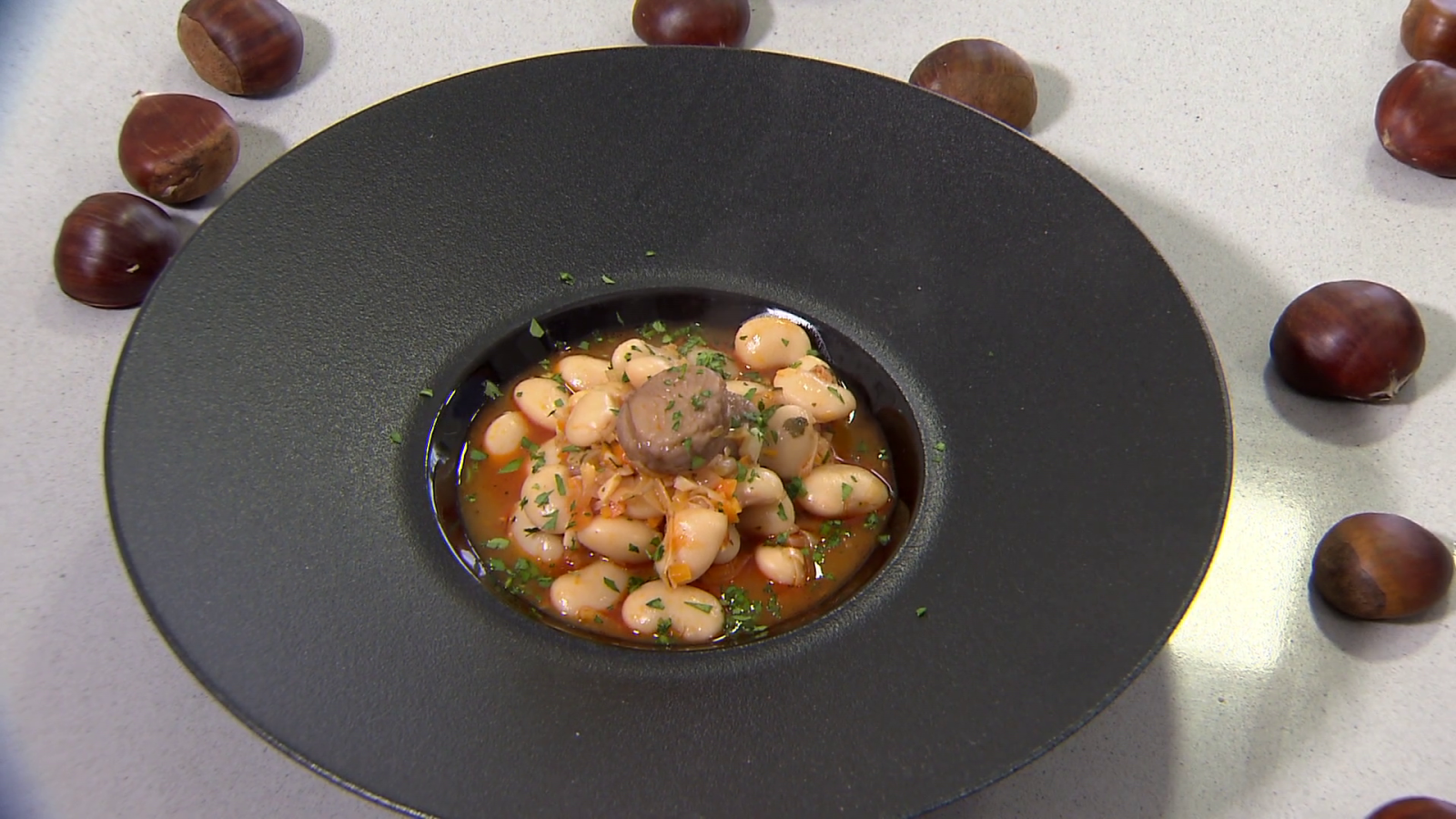 Guiso de alubias y castañas