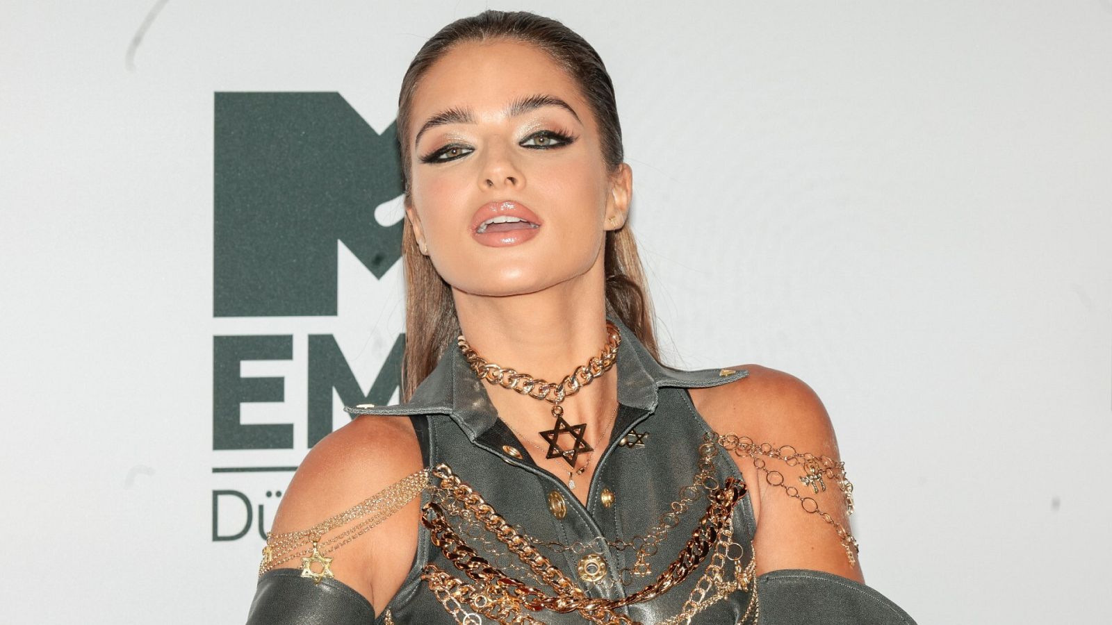 Noa Kirel en los MTV EMA