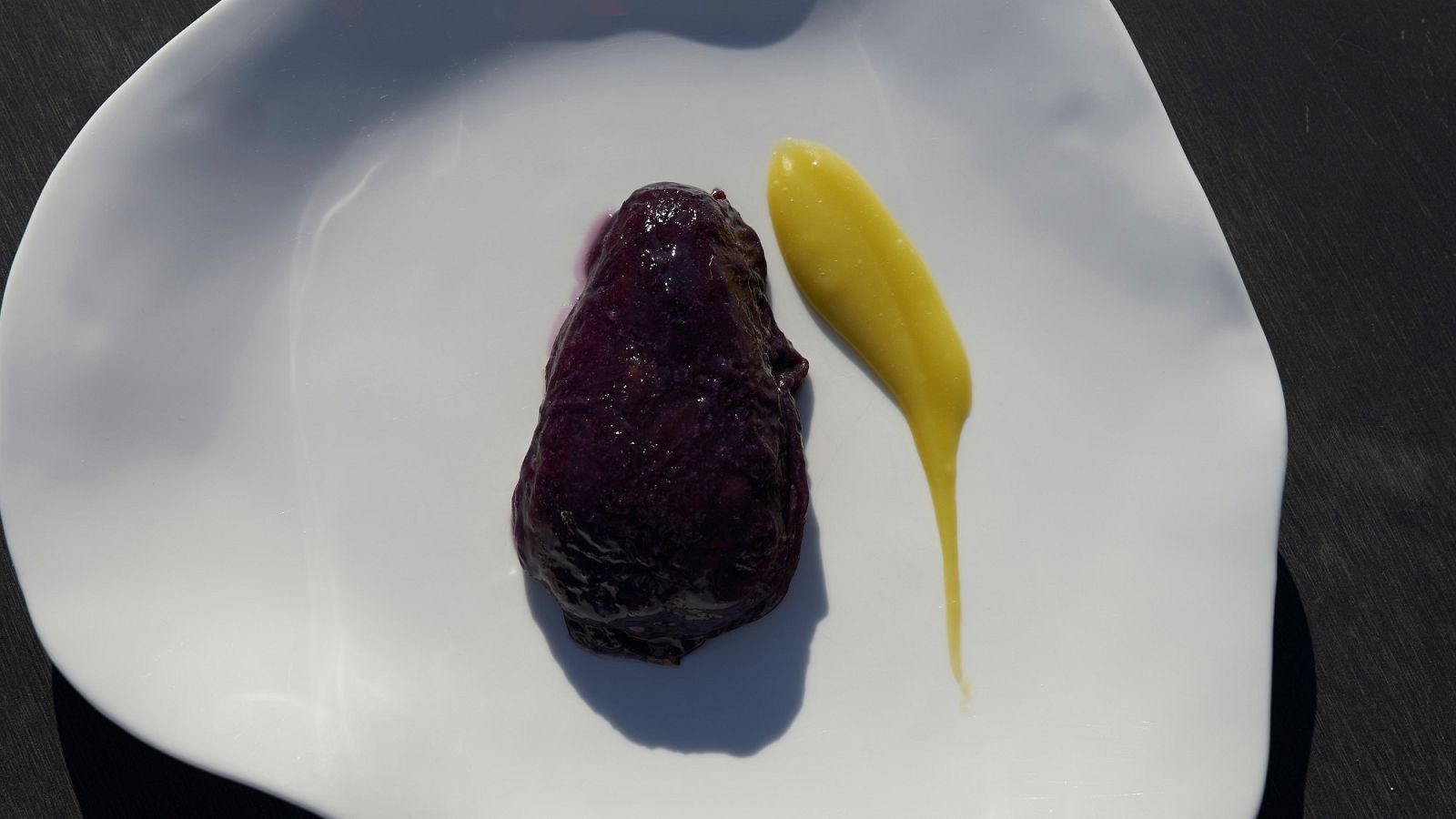 Receta de berenjena asada con makil goxo y yogur de aceite de oliva