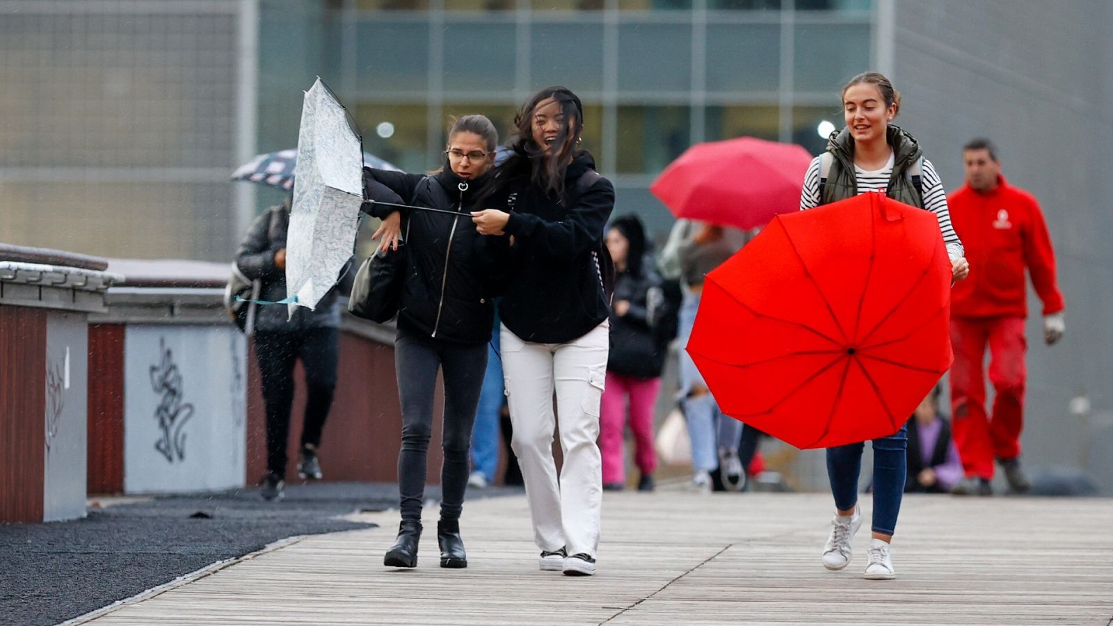 Oleaje y viento en el norte peninsular y lluvia en el oeste del sistema Central