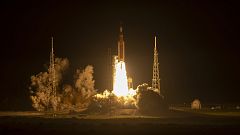 Artemis, la misión de la NASA a la Luna, despega con éxito