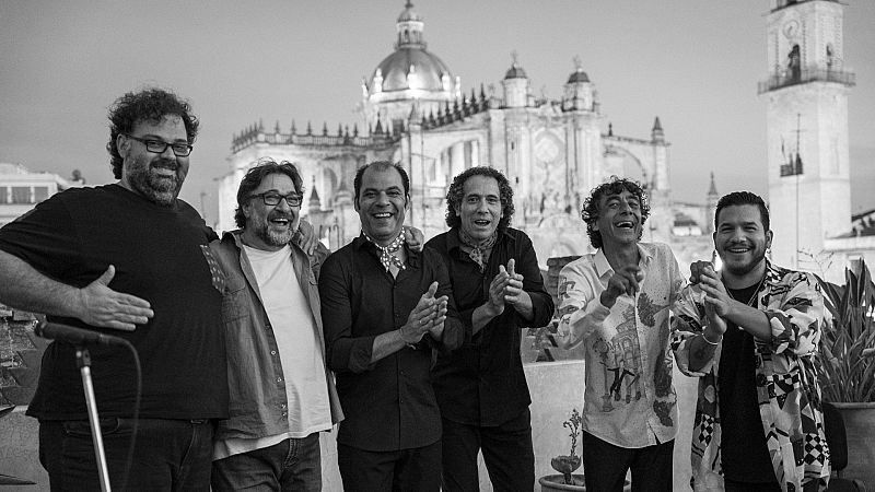 Tomasito estrena "Mentira es", su nuevo single y videoclip 