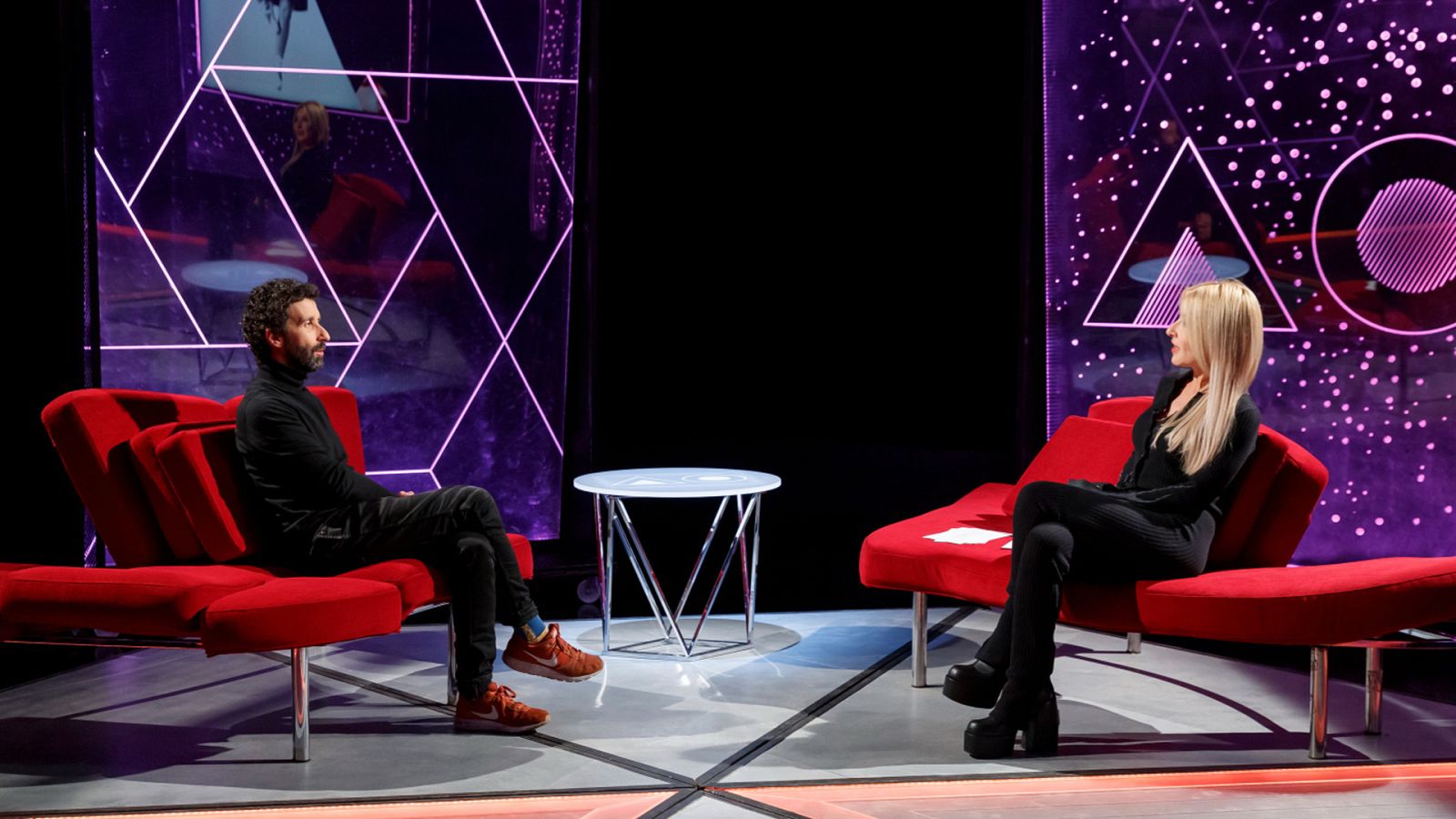 Atencion Obras - Pablo Remón y Cayetana Guillén Cuervo