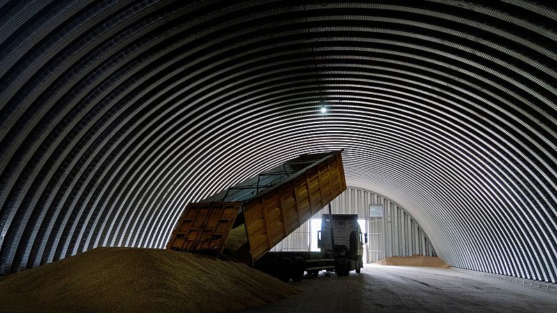 Ucrania y Rusia pactan extender el acuerdo para la exportación de grano otros 120 días 