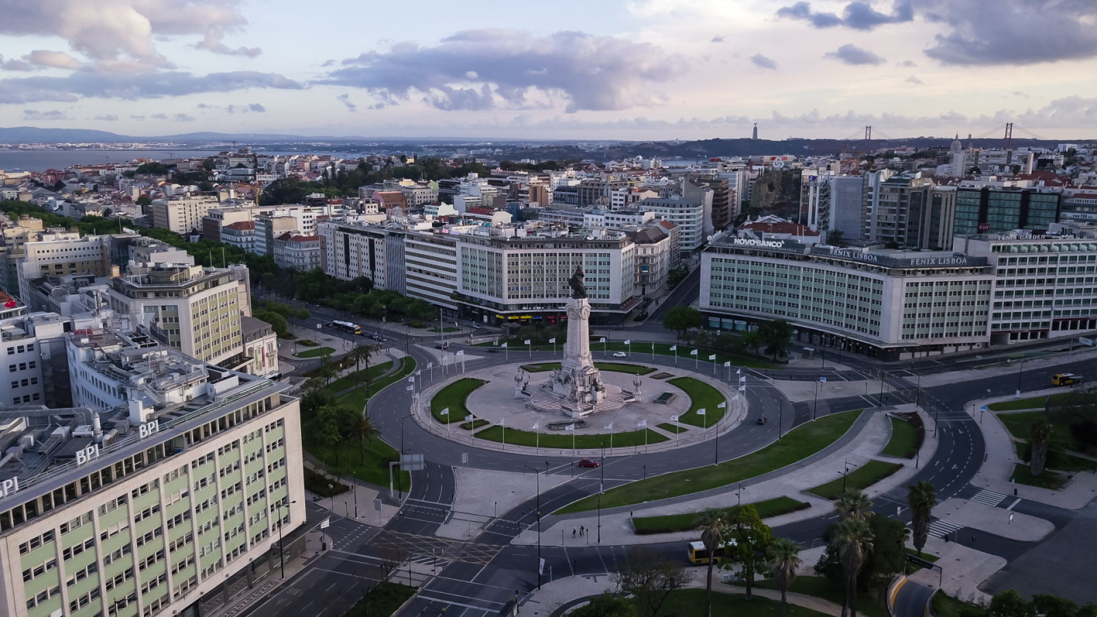 Vista de la Plaza del Marqués de Pombal en el centro de Lisboa