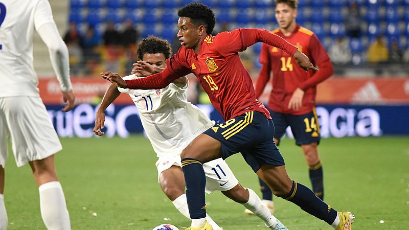 Alejandro Balde sustituye a Gayá en la selección para disputar su primer Mundial 