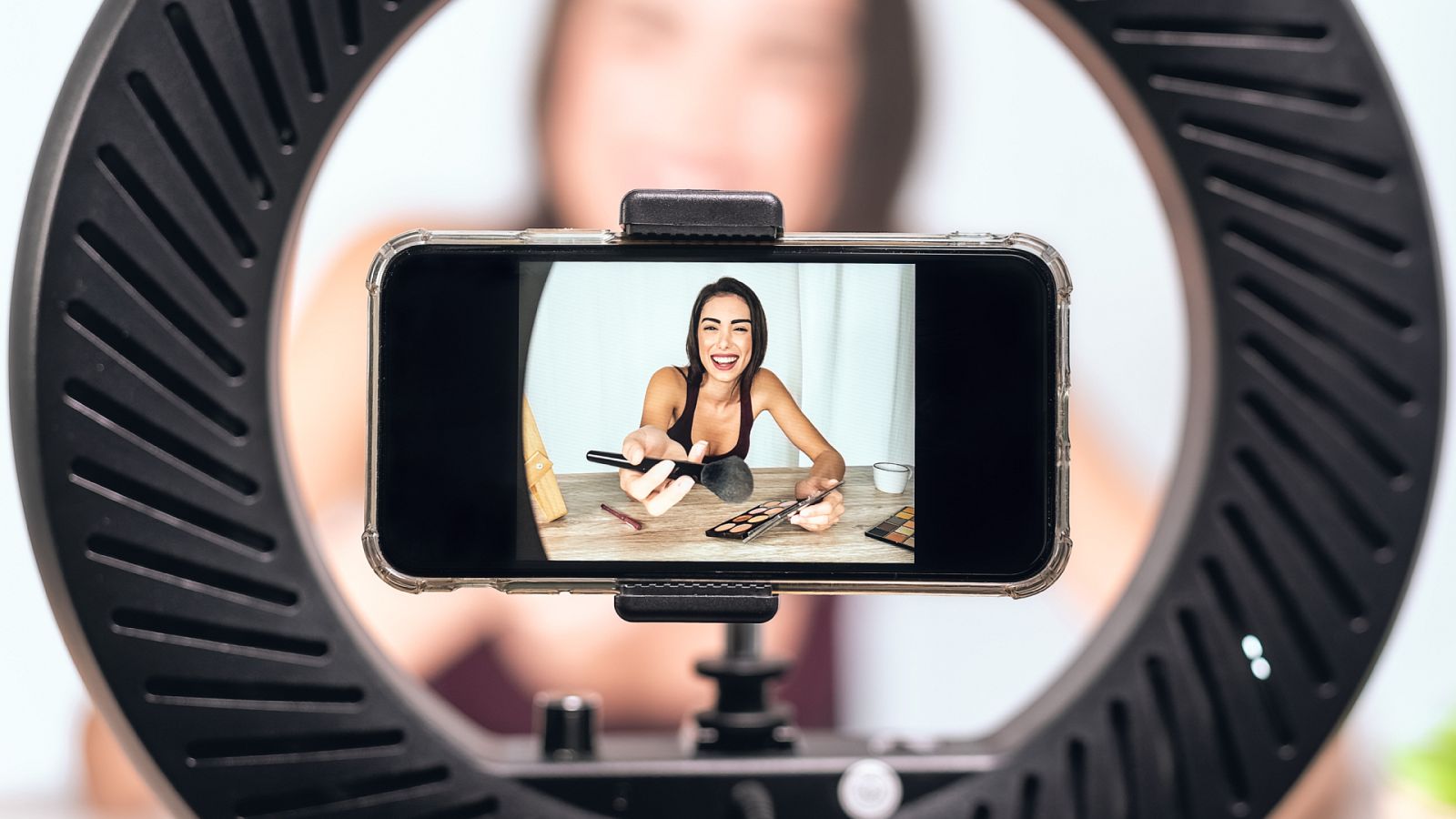 ¿Por qué seguimos a influencers?