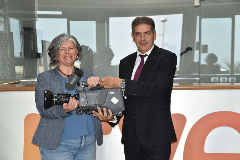 RTVE dona equipamiento t�cnico al instituto p�blico Felo Monz�n, de Las Palmas 