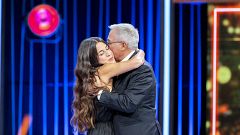 Loles León da una sorpresa a Xavier Sardà y trae a plató a su hija desde Qatar en el programa sobre la familia