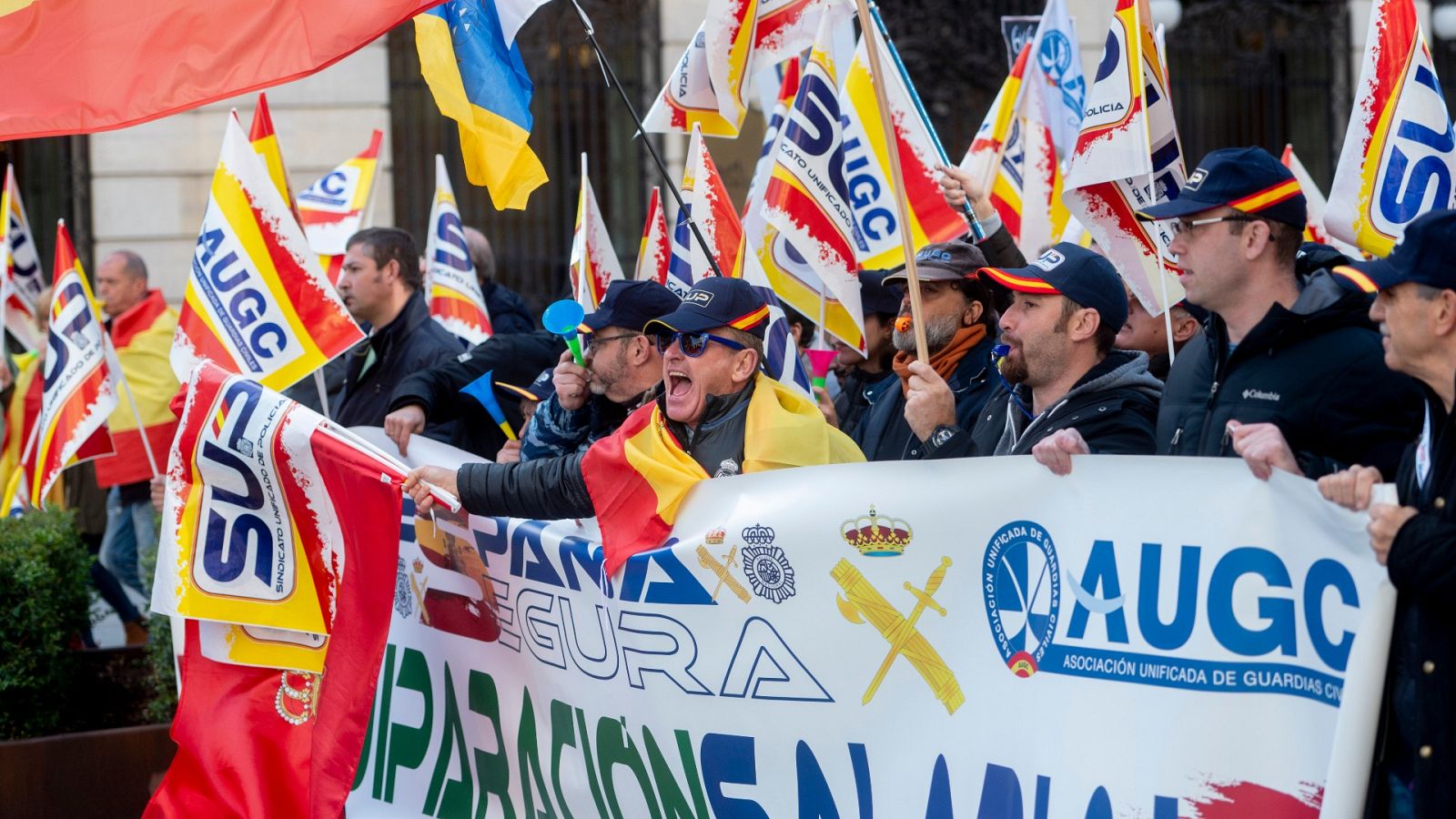 Manifestación convocada por la Asociación Unificada de Guardias Civiles y el Sindicato Unificado de Policía en Madrid