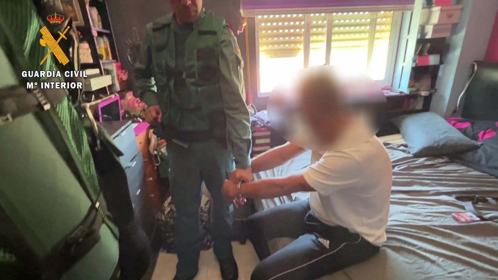 Detención en Villamediana (La Rioja) de un hombre por disparar con armas de aire comprimido contra viviendas