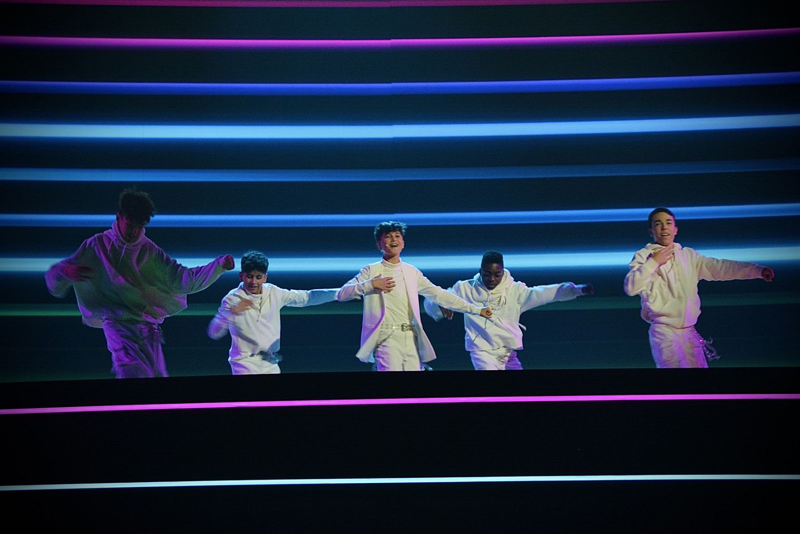 Carlos durante su primer ensayo en Ereván